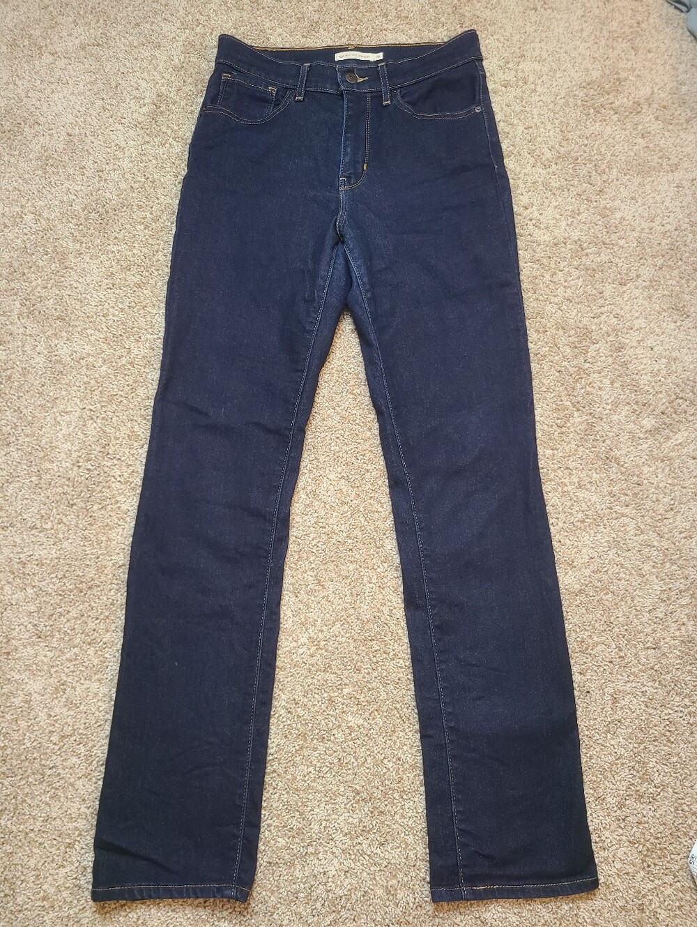 Levis 724 High Rise Slim Straight Size 28 Dark Wash